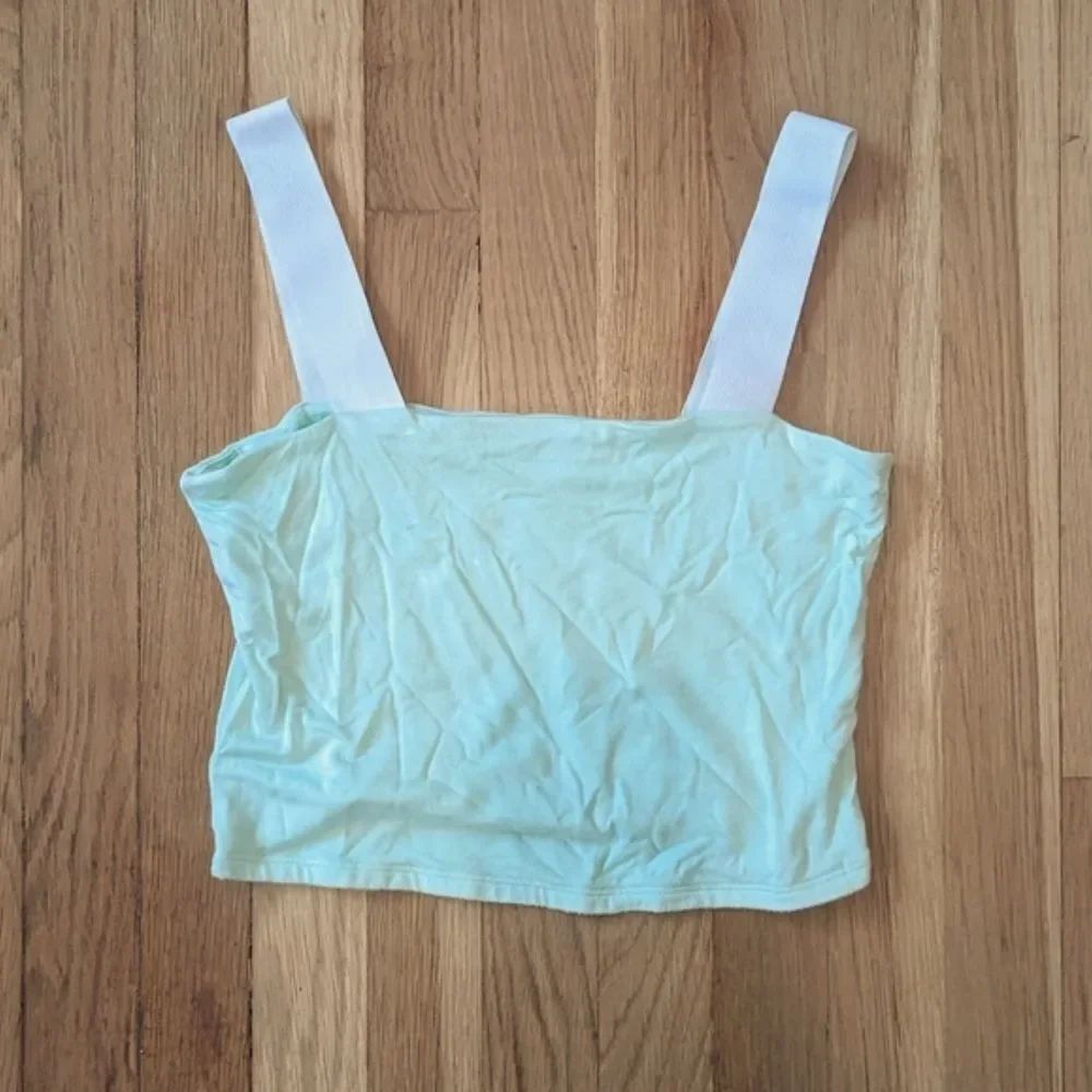 Emma & Sam mint green crop lounge top